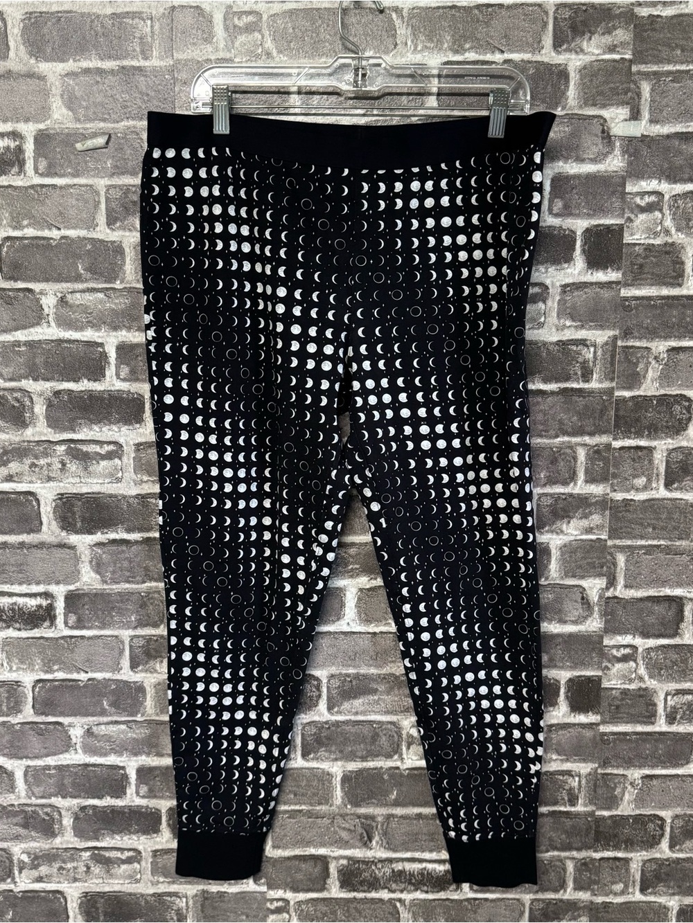 Tomboy leggings black white moon print